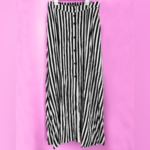 Hot Topic Black & White Striped Maxi Skirt NWT 🖤 L